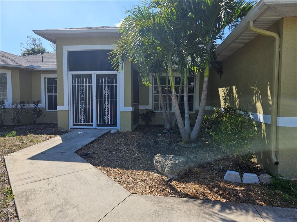 713 Palmetto AVE LEHIGH ACRES, FL 33972
