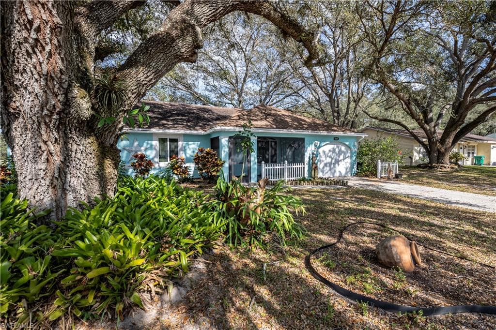 4001 E Sunflower CIR LABELLE, FL 33935