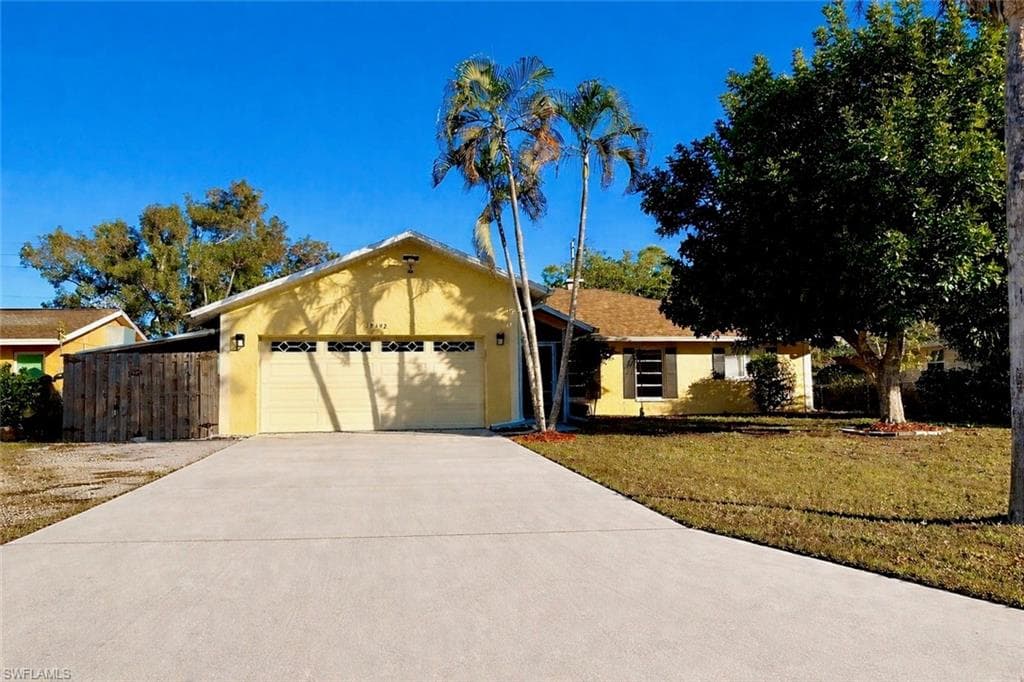 10192 Shade Tree CT BONITA SPRINGS, FL 34135