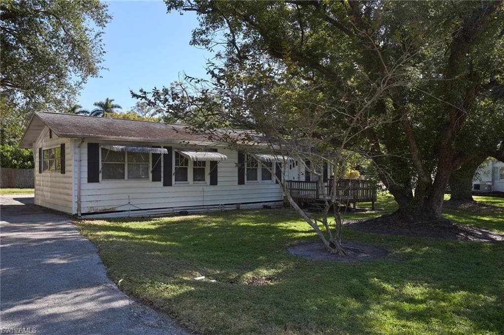 10461 McGregor BLVD FORT MYERS, FL 33919