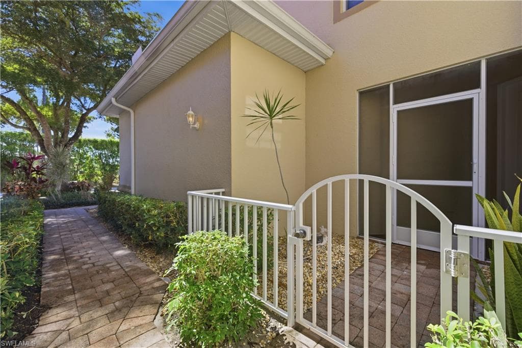 5550 Berkshire DR 103 FORT MYERS, FL 33912