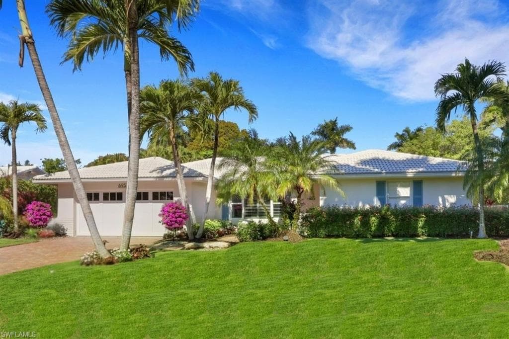 695 Regatta RD S NAPLES, FL 34103