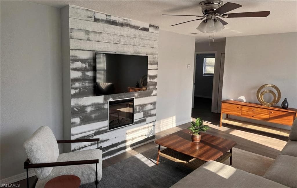 2711 Elmwood ST FORT MYERS, FL 33901