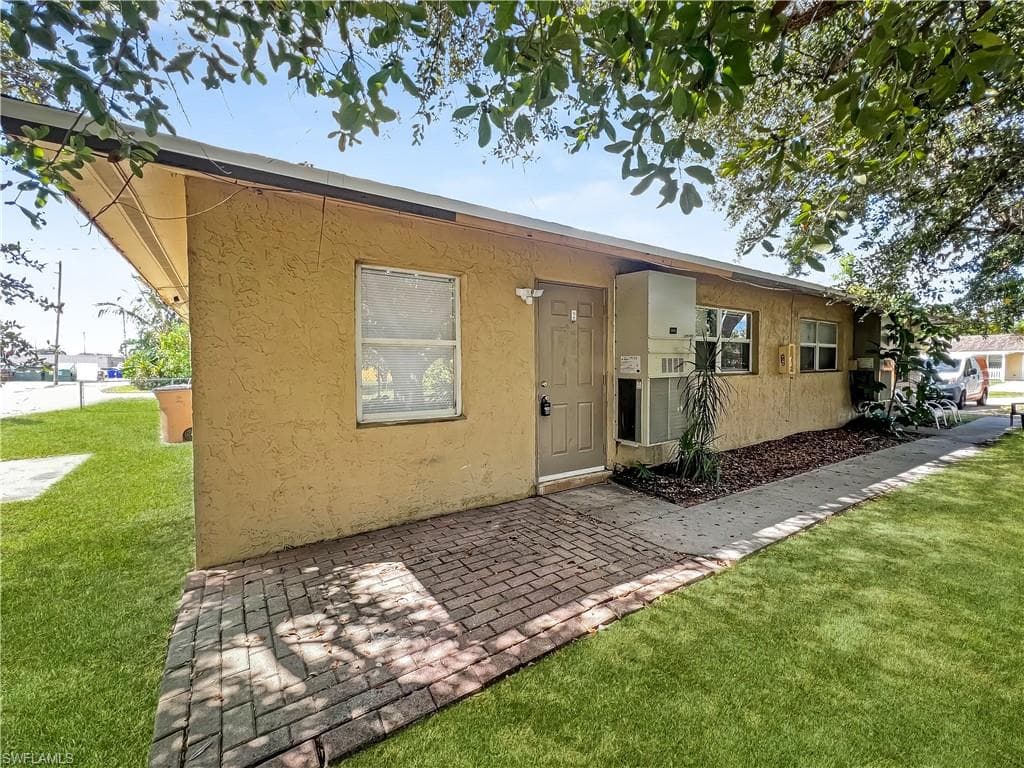13037 1st ST 2 FORT MYERS, FL 33905