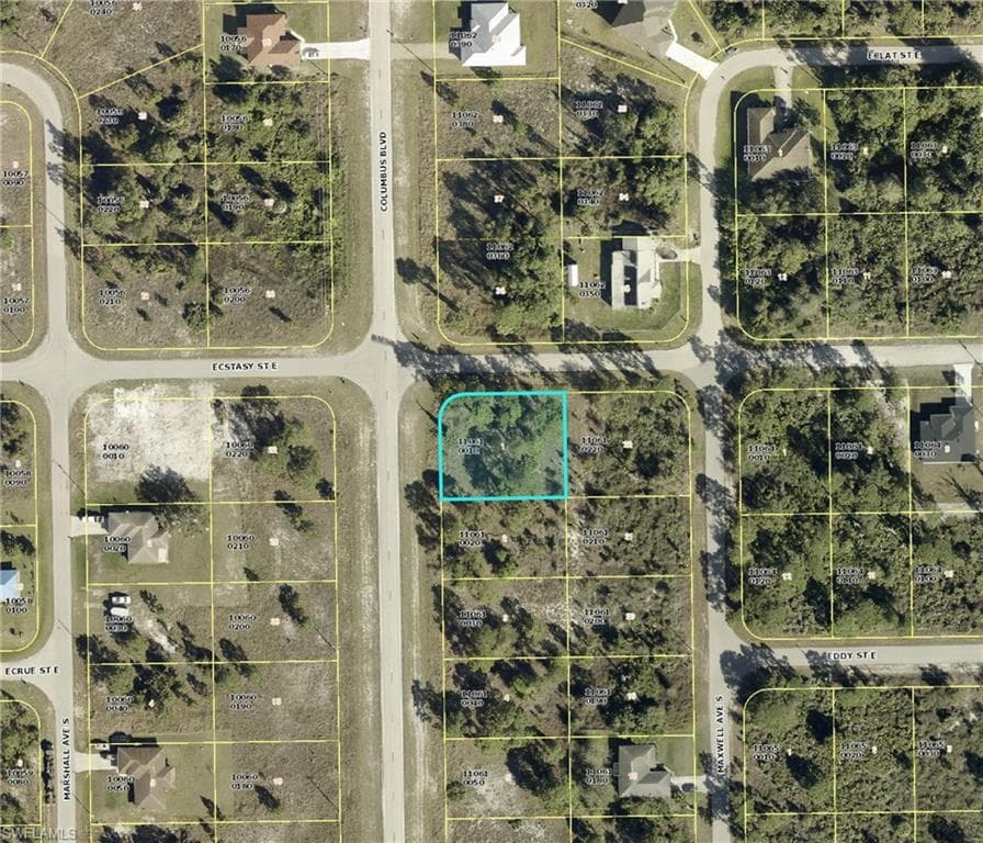 1015 Columbus BLVD S LEHIGH ACRES, FL 33974