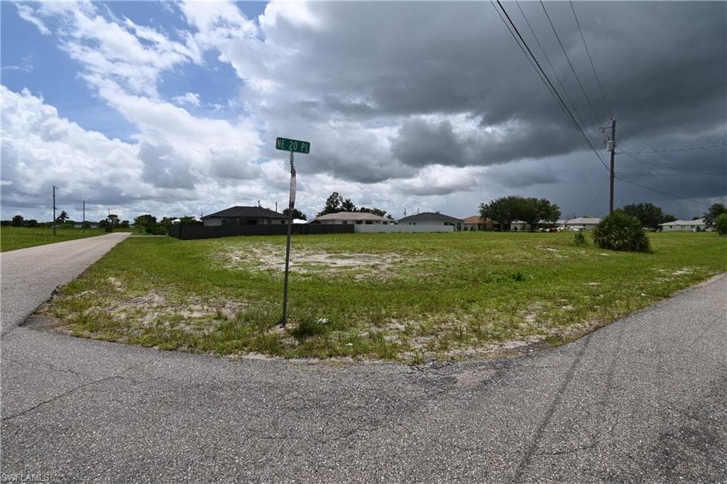 1206 NE 20th PL CAPE CORAL, FL 33909