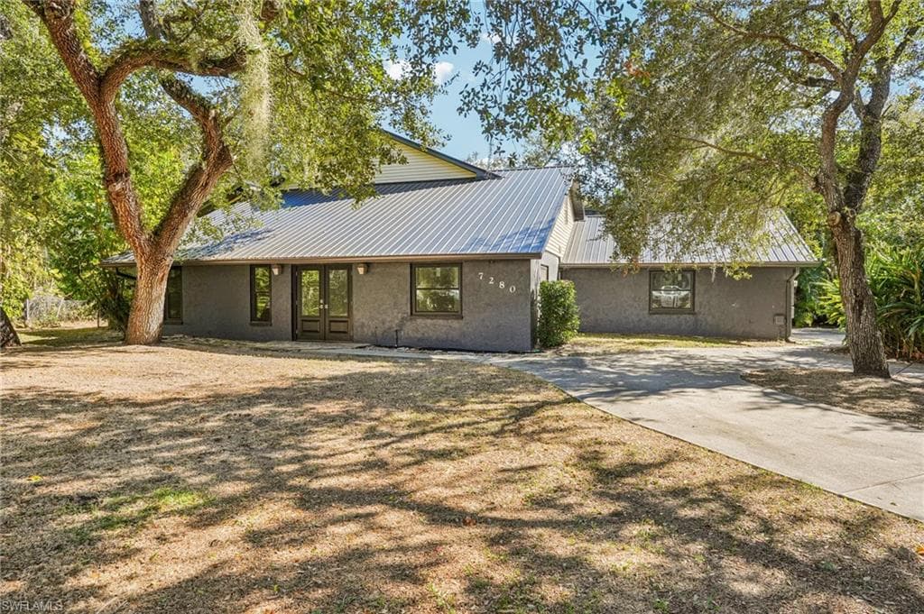 7280 Pelas CIR NORTH FORT MYERS, FL 33917