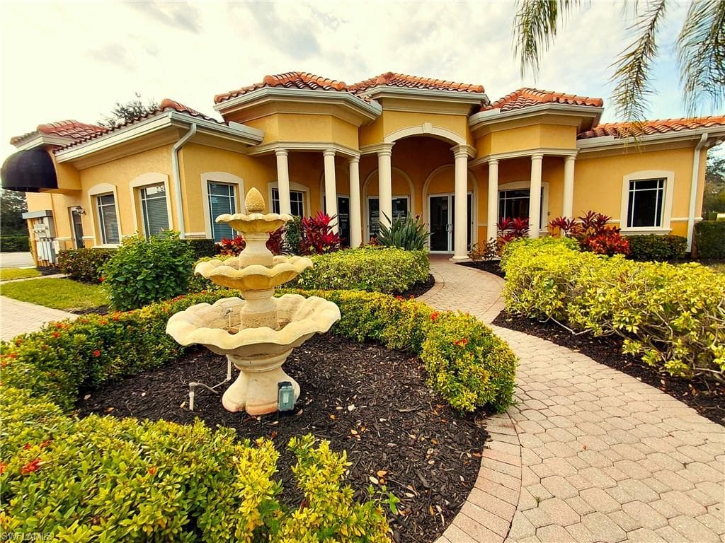 3376 Woods Edge CIR 103 BONITA SPRINGS, FL 34134