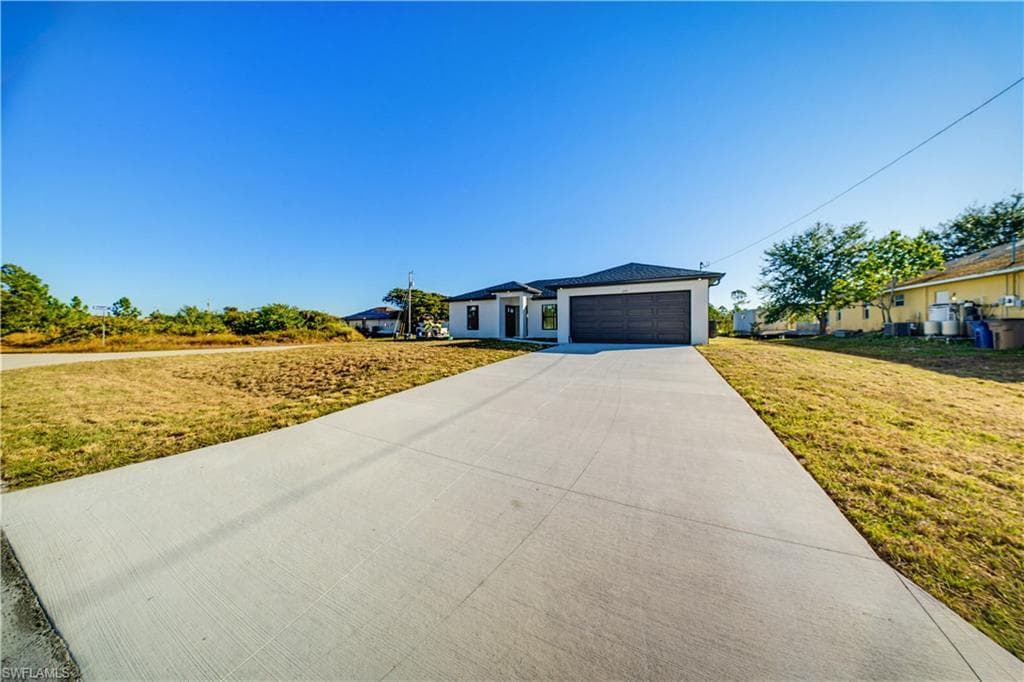 809 Anaconda AVE S LEHIGH ACRES, FL 33974
