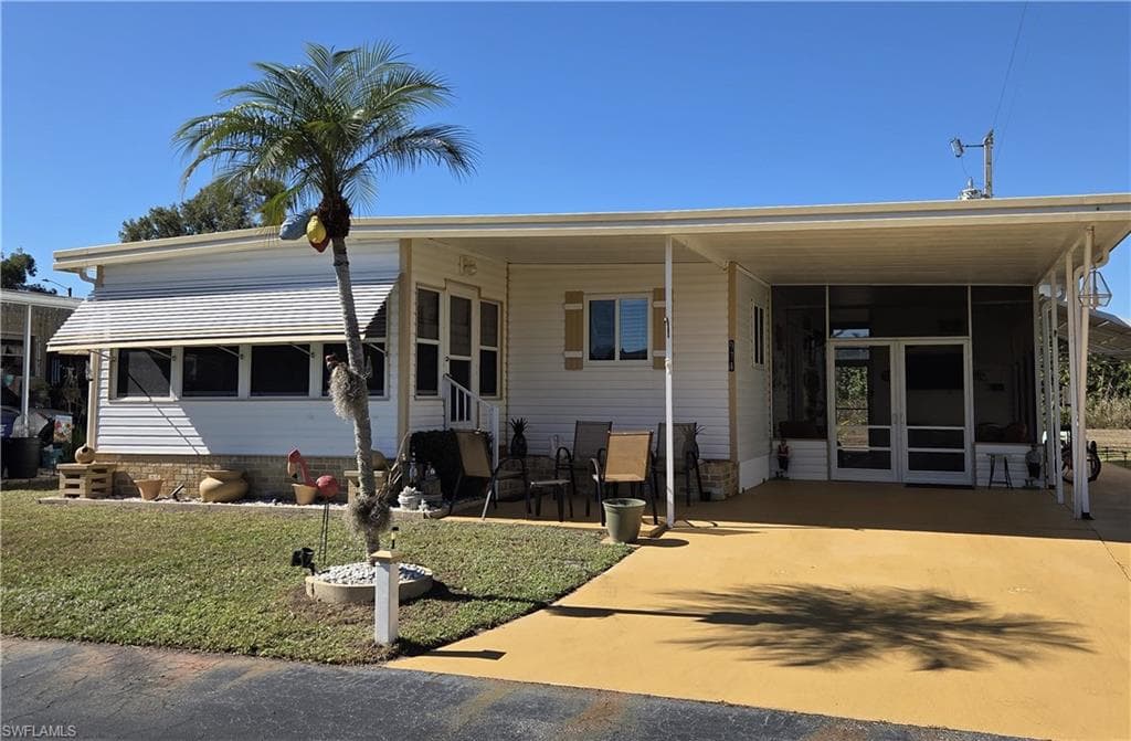 974 Restful RD NORTH FORT MYERS, FL 33917