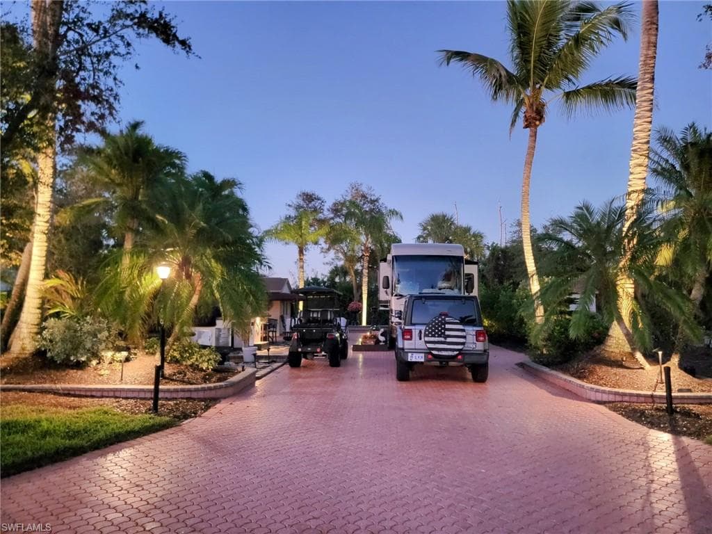 4690 Southern Breeze DR NAPLES, FL 34114