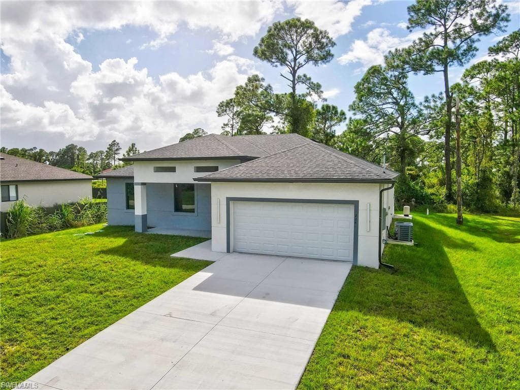 224 Lomax AVE S LEHIGH ACRES, FL 33974