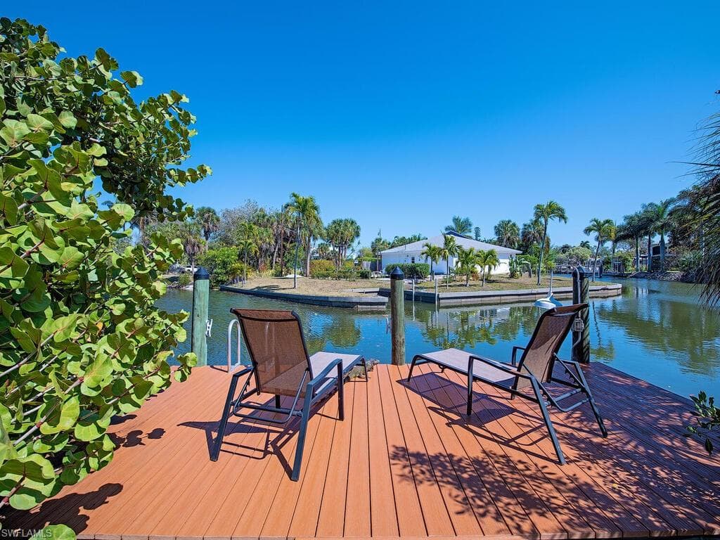 3165 Lakeview DR NAPLES, FL 34112