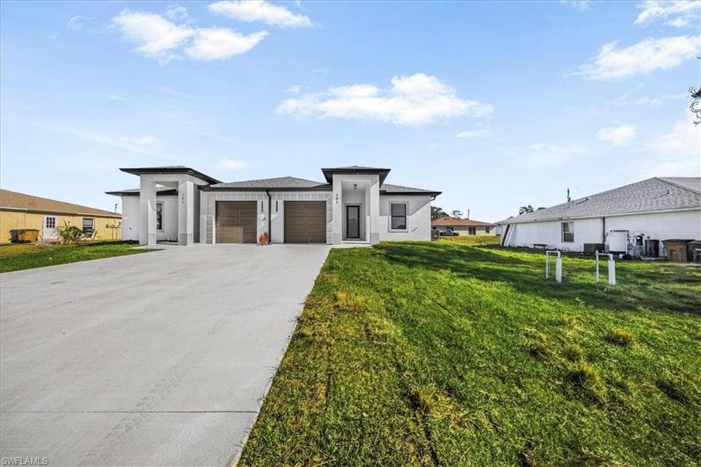 121-123 Jenna Ave S LEHIGH ACRES, FL 33973
