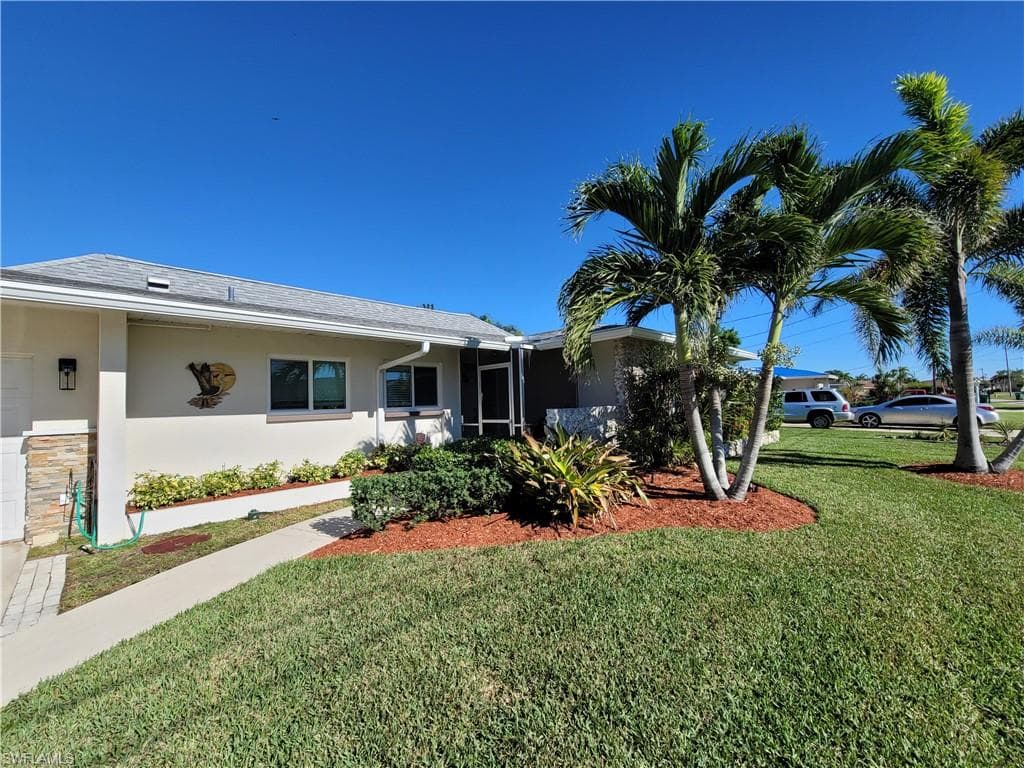 3829 SE 10th AVE CAPE CORAL, FL 33904