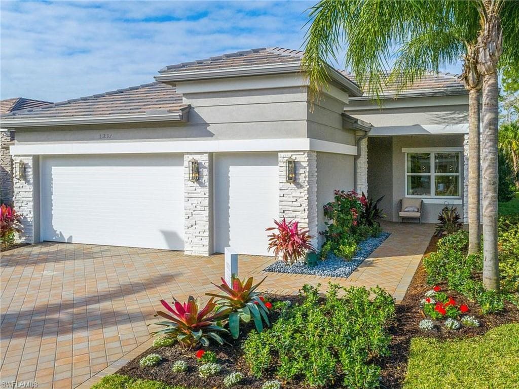 11292 Daphne CT NAPLES, FL 34120