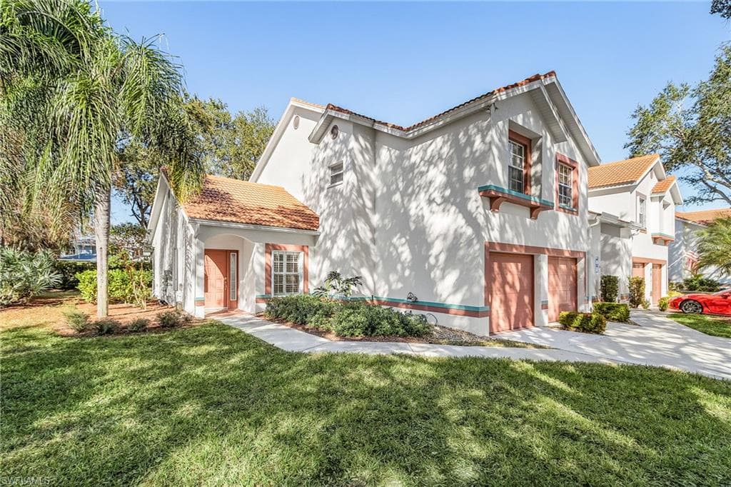 661 Windsor SQ 101 NAPLES, FL 34104