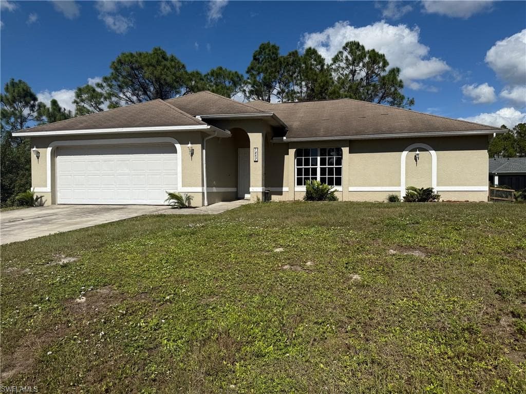 1237 Chrysler ST LEHIGH ACRES, FL 33974