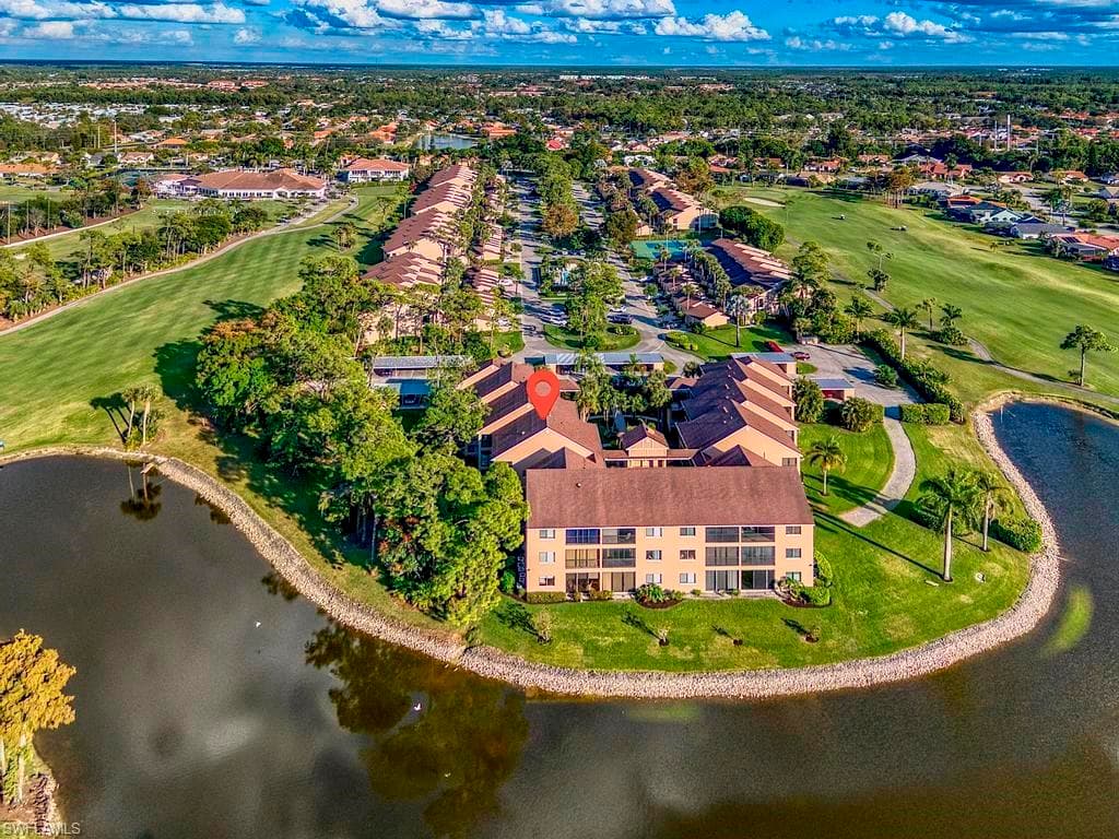 5250 Fox Hollow DR 528 NAPLES, FL 34104