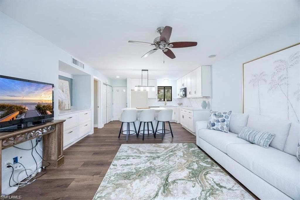 746 Eagle Creek DR 203 NAPLES, FL 34113