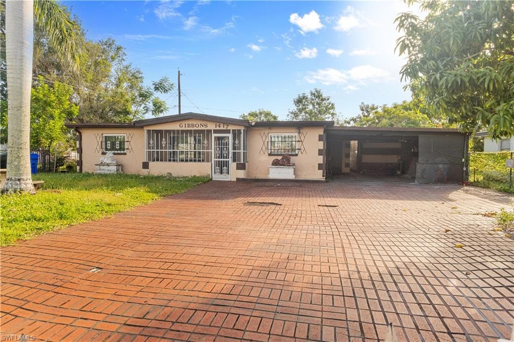 1417 Gardenia AVE FORT MYERS, FL 33916