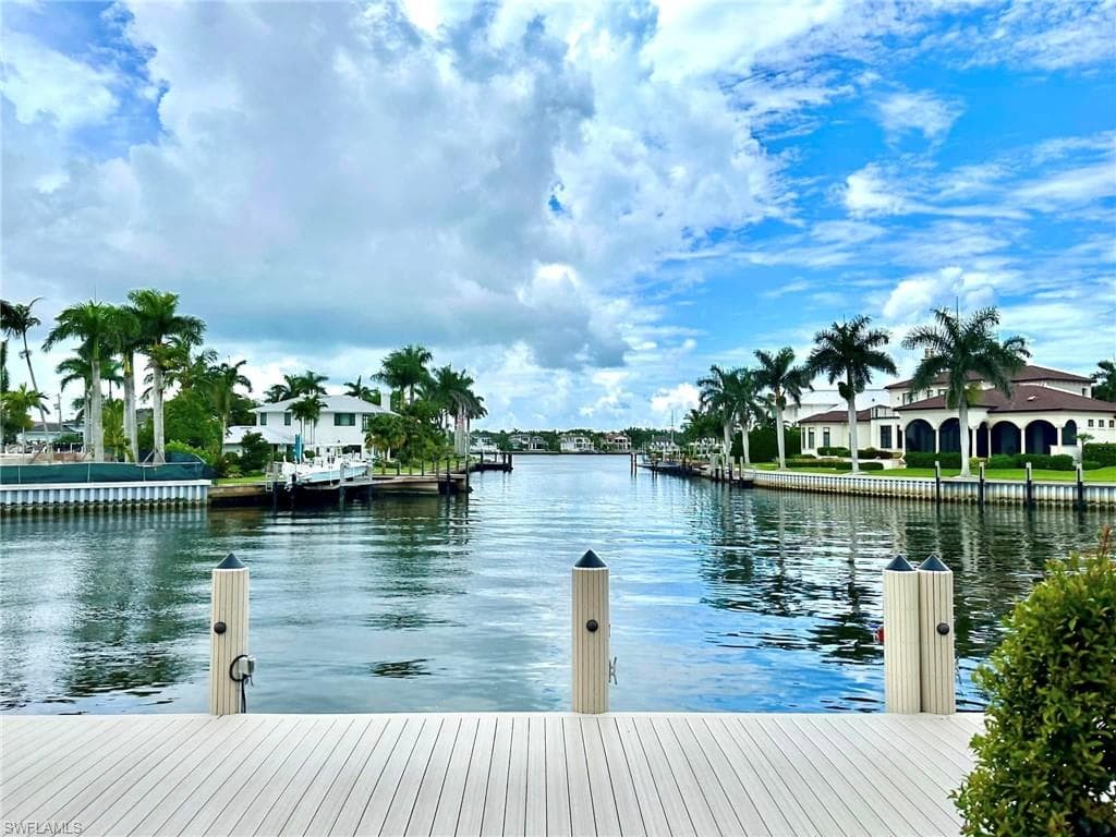 2450 Tarpon RD NAPLES, FL 34102