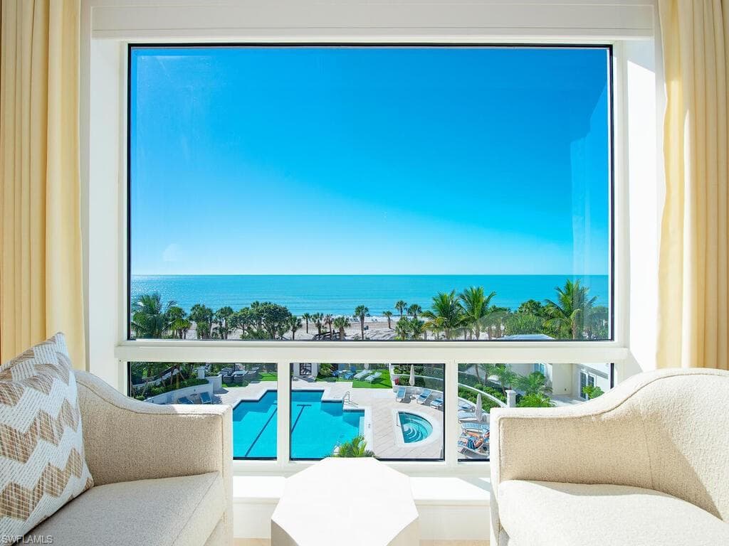 8473 Bay Colony DR 403 NAPLES, FL 34108