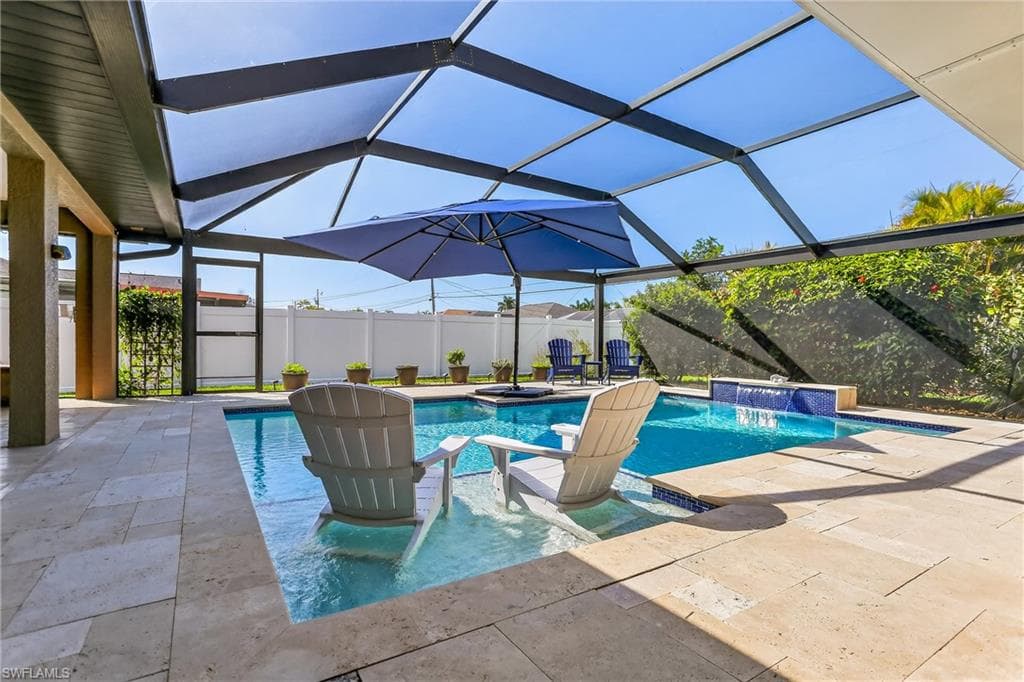 1425 SE 21st TER CAPE CORAL, FL 33990