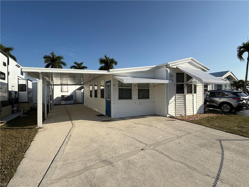 11182 Sunglow LN FORT MYERS, FL 33908