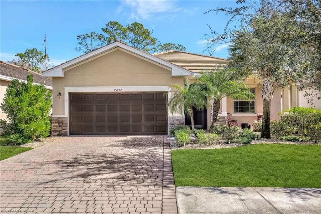 15732 Angelica DR ALVA, FL 33920