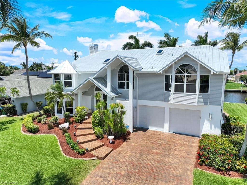 1221 SW 54th ST CAPE CORAL, FL 33914