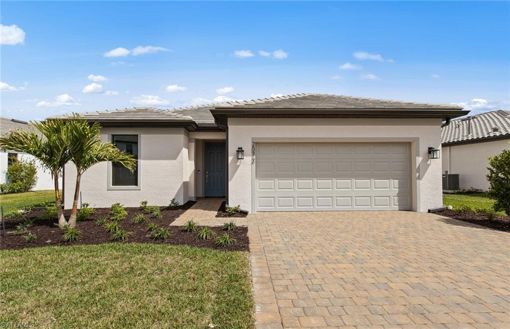 2072 Freemont WAY NAPLES, FL 34120