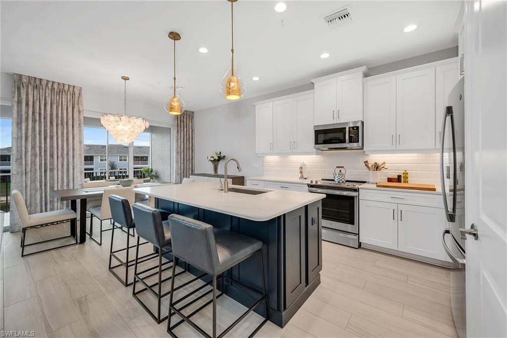 2609 Seychelles CIR 1607 NAPLES, FL 34112