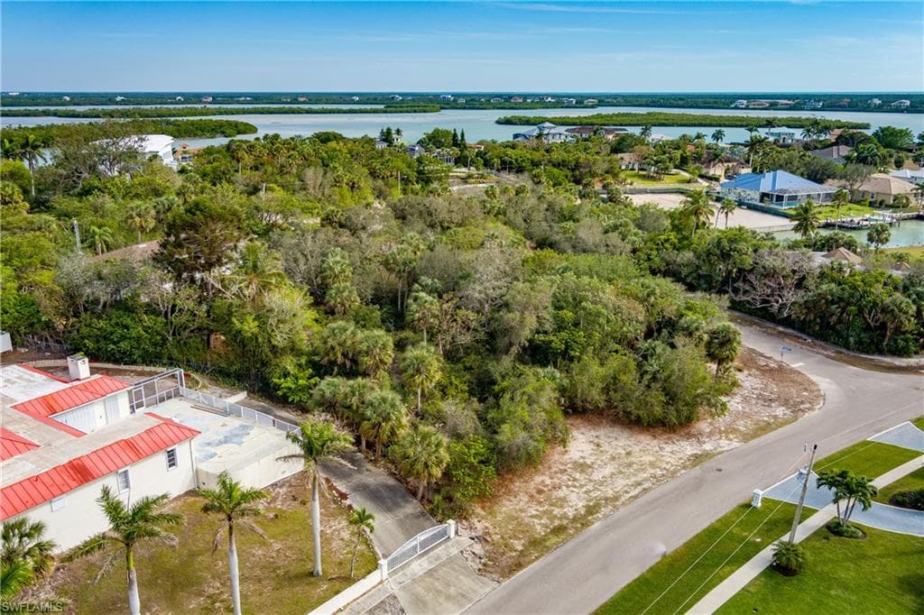 889 Scott DR MARCO ISLAND, FL 34145