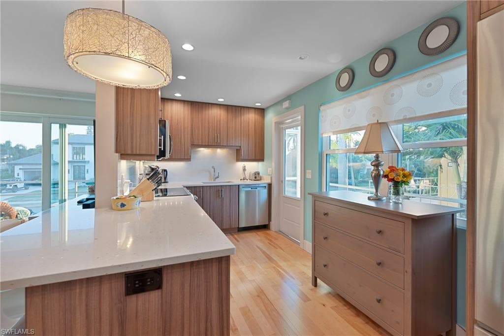 291 8th AVE S 291B NAPLES, FL 34102