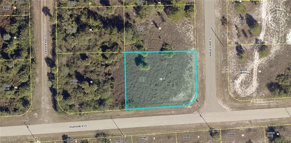 658 Valley AVE LEHIGH ACRES, FL 33974