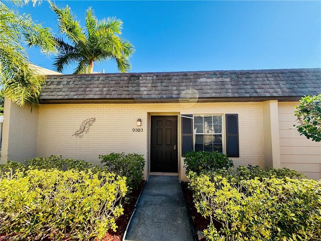 9303 Lennex LN FORT MYERS, FL 33919