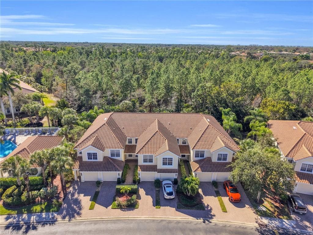 1435 Tiffany LN 302 NAPLES, FL 34105