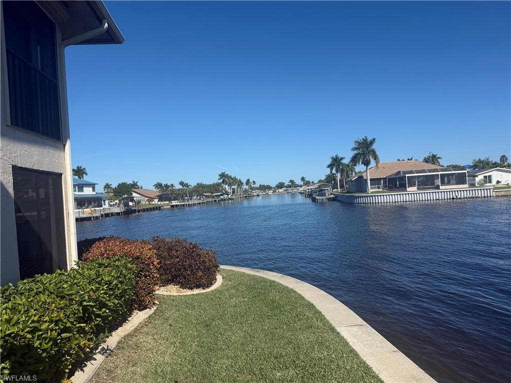 4001 19th PL 2 CAPE CORAL, FL 33904
