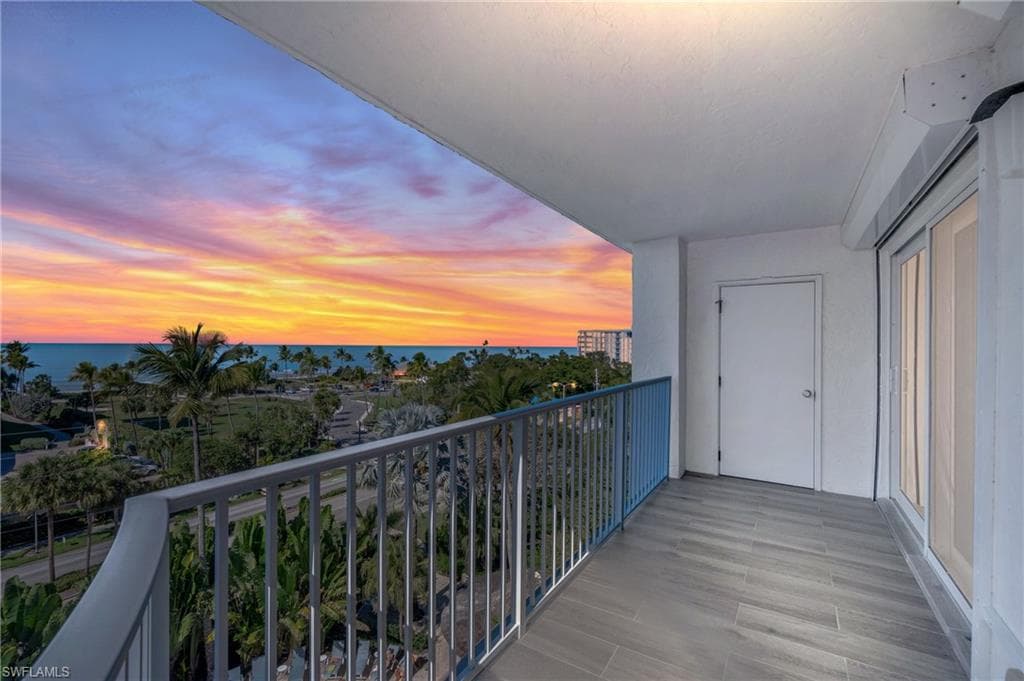 1300 Gulf Shore BLVD N 709 NAPLES, FL 34102
