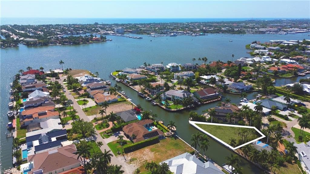 1680 Mullet CT NAPLES, FL 34102