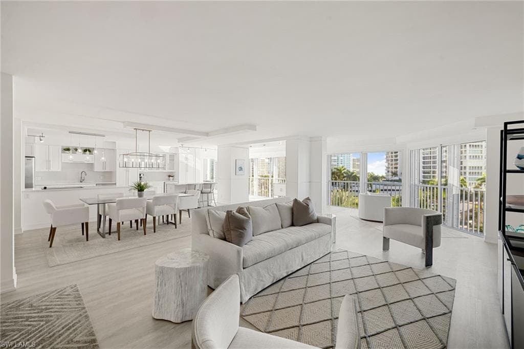4401 Gulf Shore BLVD N C605 NAPLES, FL 34103