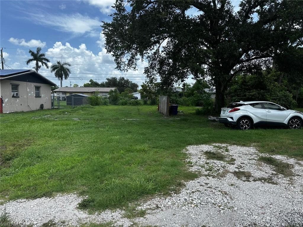 293 Byron AVE NORTH FORT MYERS, FL 33917