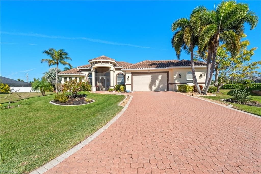 2529 Gleason PKWY CAPE CORAL, FL 33914