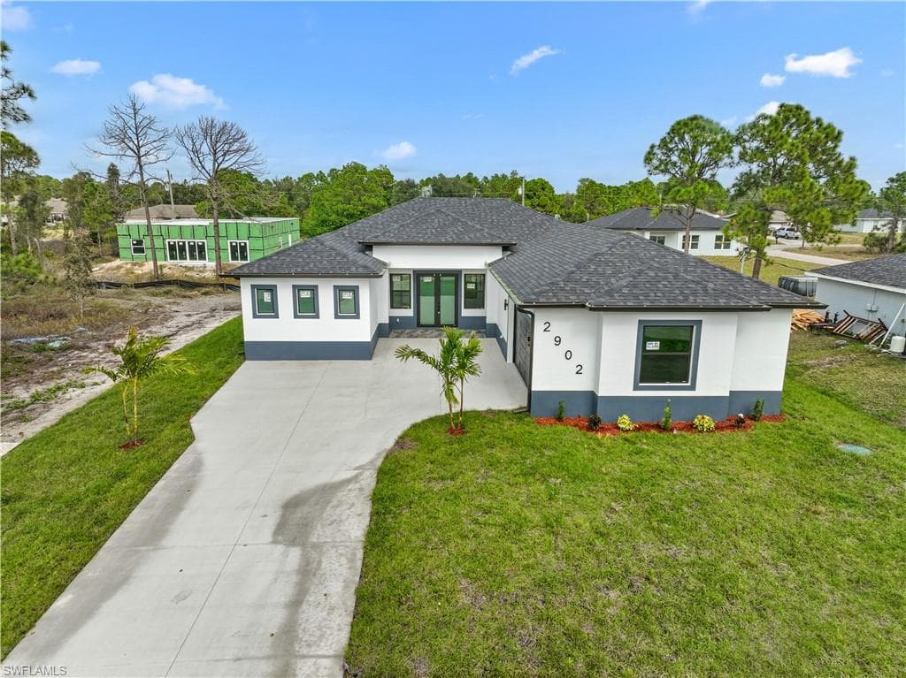 2902 42nd ST W LEHIGH ACRES, FL 33971