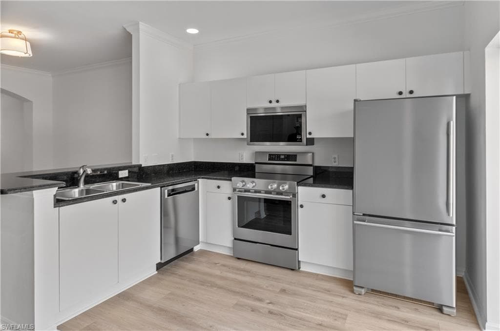 3281 Lindsey LN 4 NAPLES, FL 34109