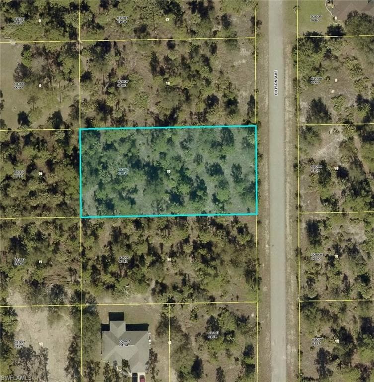 805 Edison AVE LEHIGH ACRES, FL 33972