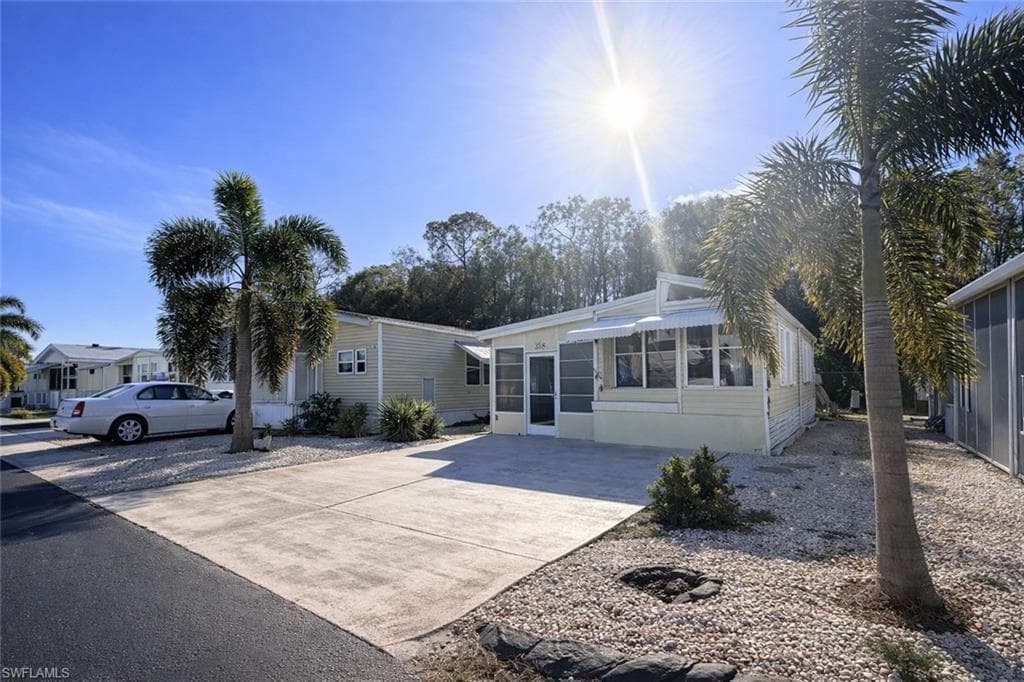 318 Fountain View BLVD NORTH FORT MYERS, FL 33903