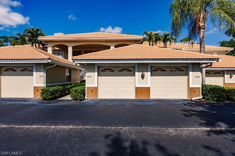 8135 Celeste DR 4218 NAPLES, FL 34113