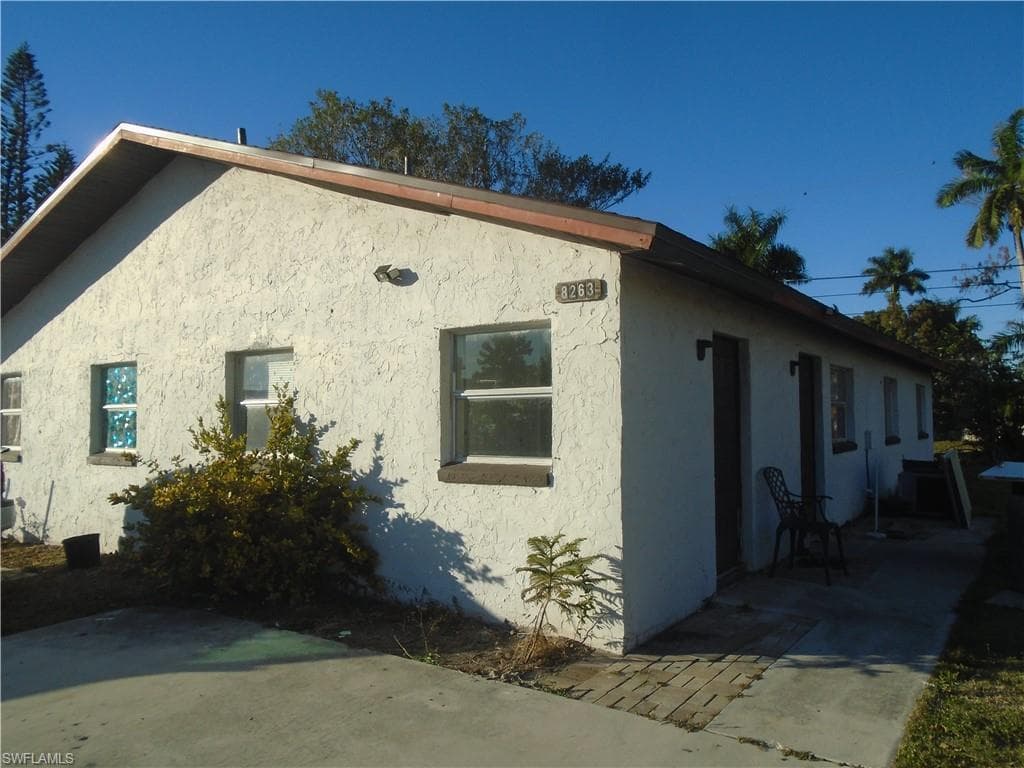 8263 Beacon BLVD FORT MYERS, FL 33907